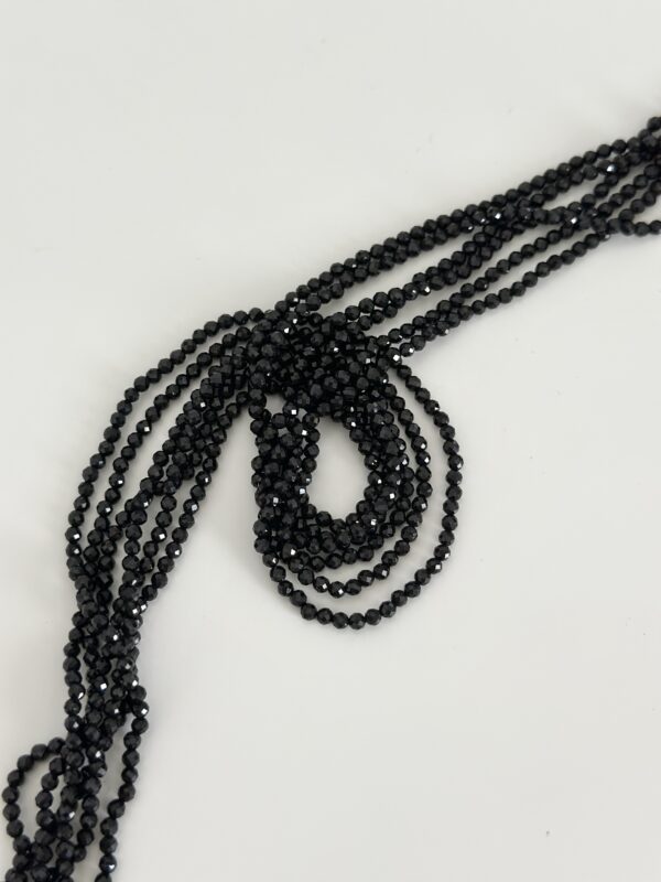 Sirag din pietre semipretioase de Spinel negru sfere fatetate de 3 mm si accesorii din Argint 925